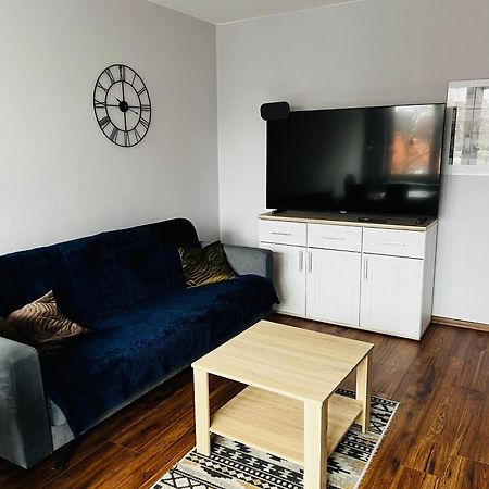 Uroczy Apartament Dla 4 Osob 바르샤바 외부 사진