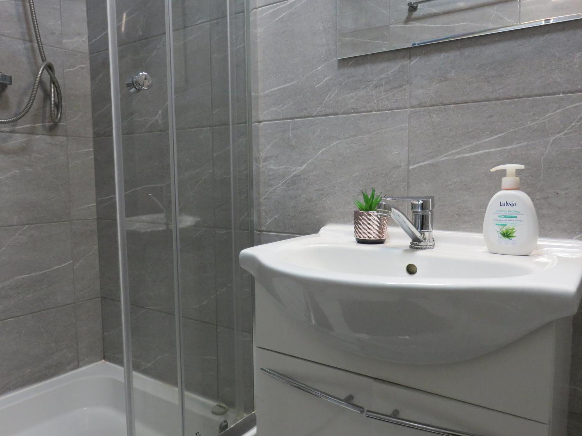 Uroczy Apartament Dla 4 Osob 바르샤바 외부 사진