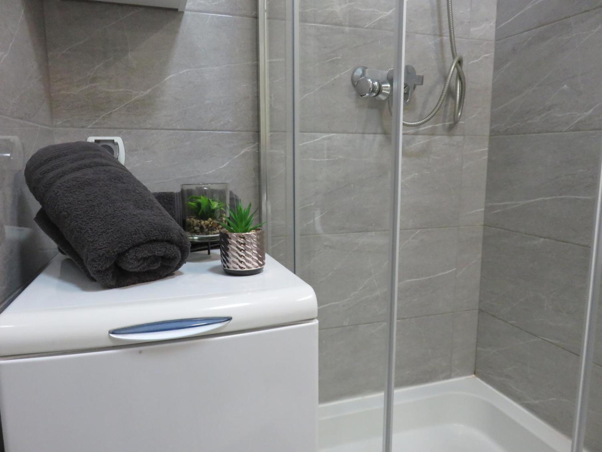 Uroczy Apartament Dla 4 Osob 바르샤바 외부 사진