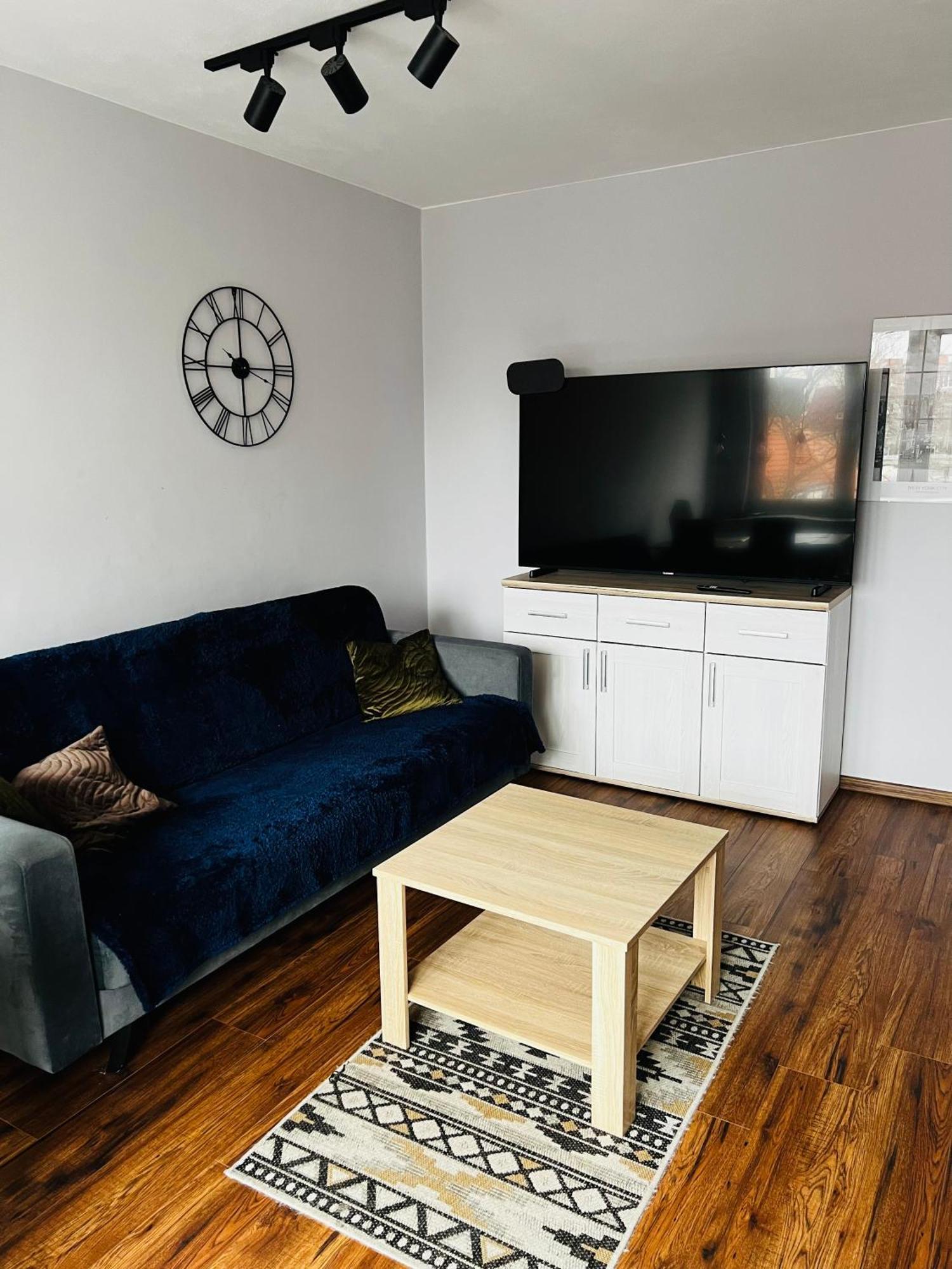 Uroczy Apartament Dla 4 Osob 바르샤바 외부 사진